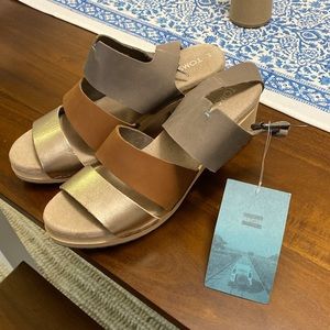 Toms Phoebe Multi-Colored Wooden Clogs, size 9 NWT